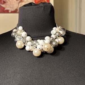 EXPRESS BEAUTIFUL 🤩 NECKLACE IN EXCELLENT CONDITION